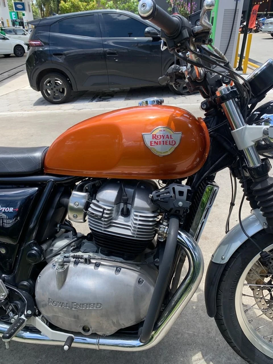 ROYAL ENFIELD INTERCEPTOR 