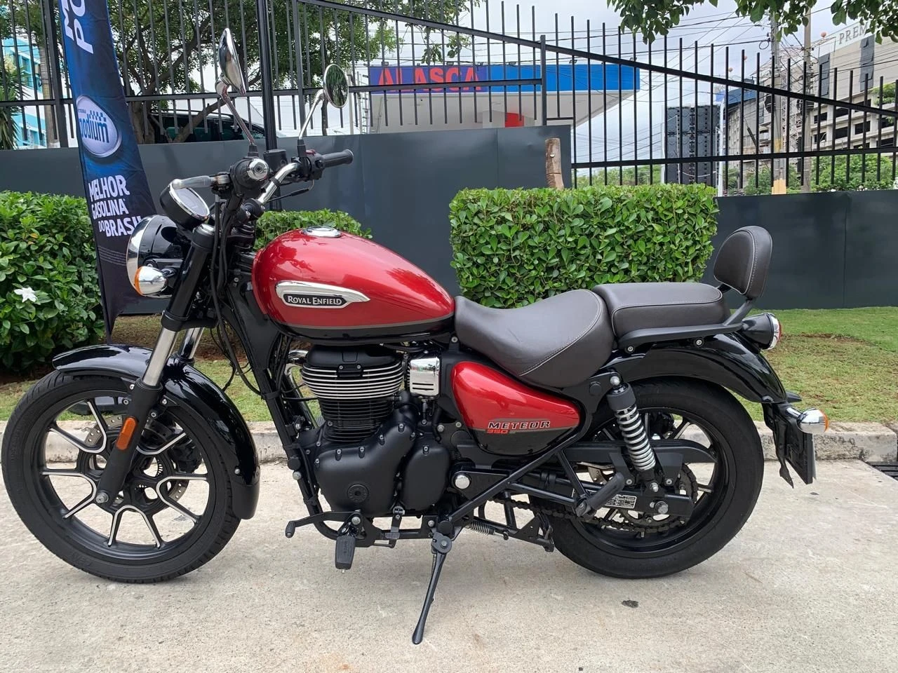 ROYAL ENFIELD METEOR 350 STELLAR