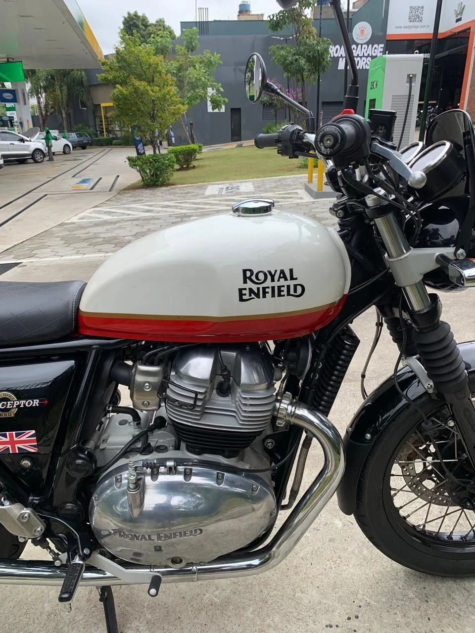 ROYAL ENFIELD INTERCEPTOR 