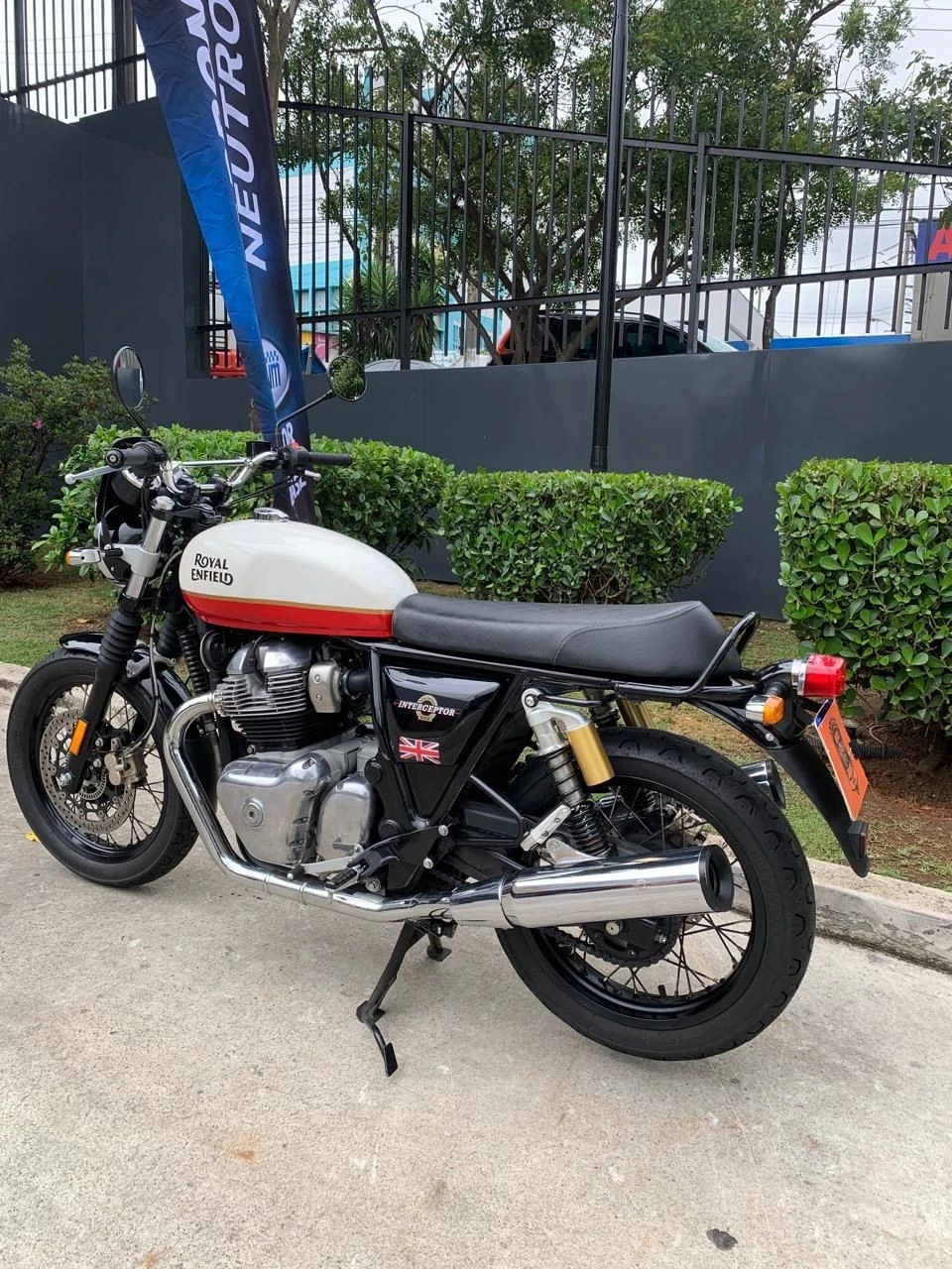 ROYAL ENFIELD INTERCEPTOR 