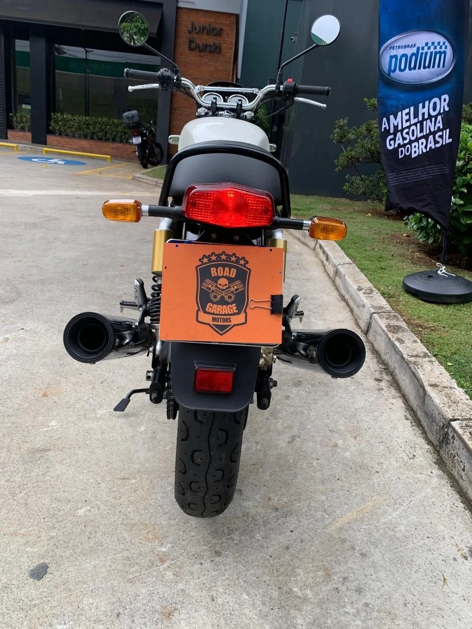 ROYAL ENFIELD INTERCEPTOR 