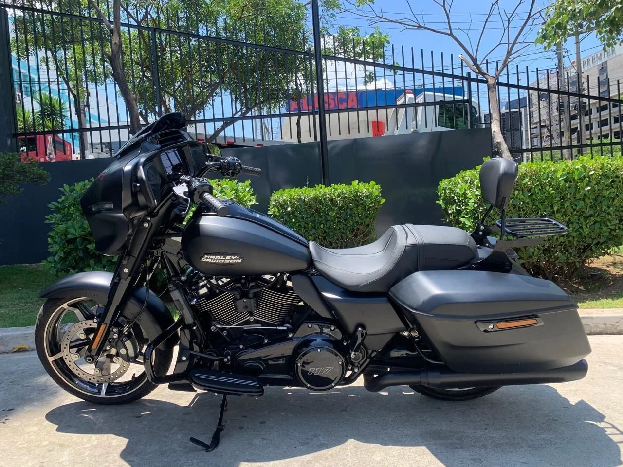 HARLEY-DAVIDSON STREET GLIDE SPECIAL