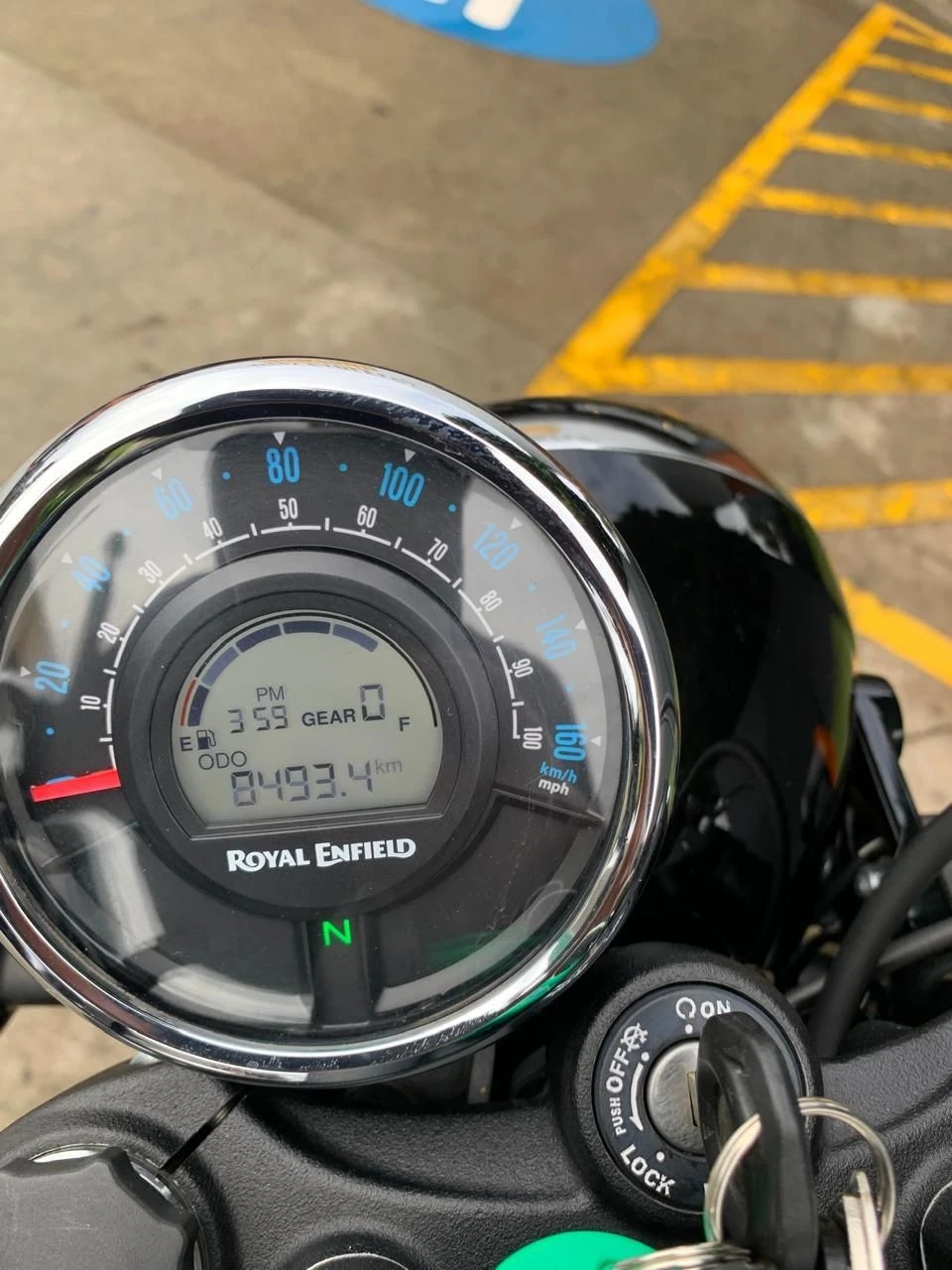 ROYAL ENFIELD CLASSIC 500