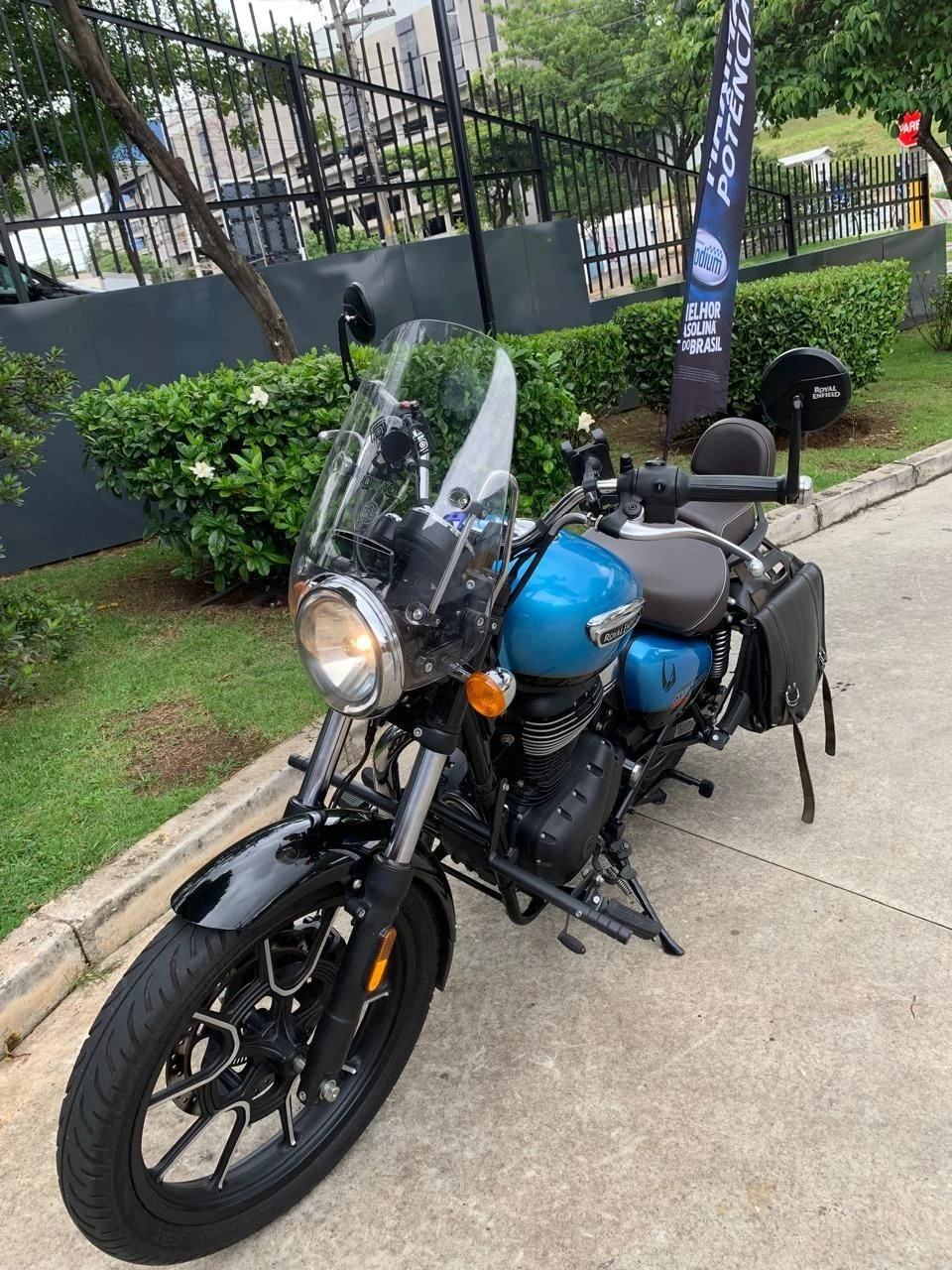 ROYAL ENFIELD CLASSIC 500