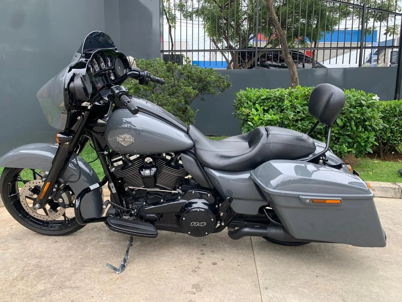 HARLEY-DAVIDSON STREET GLIDE SPECIAL