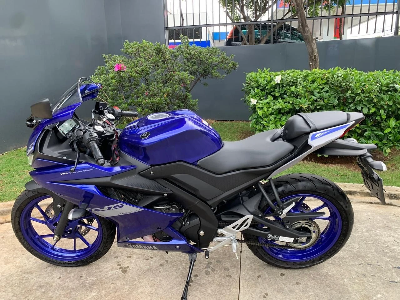 YAMAHA YZF R15