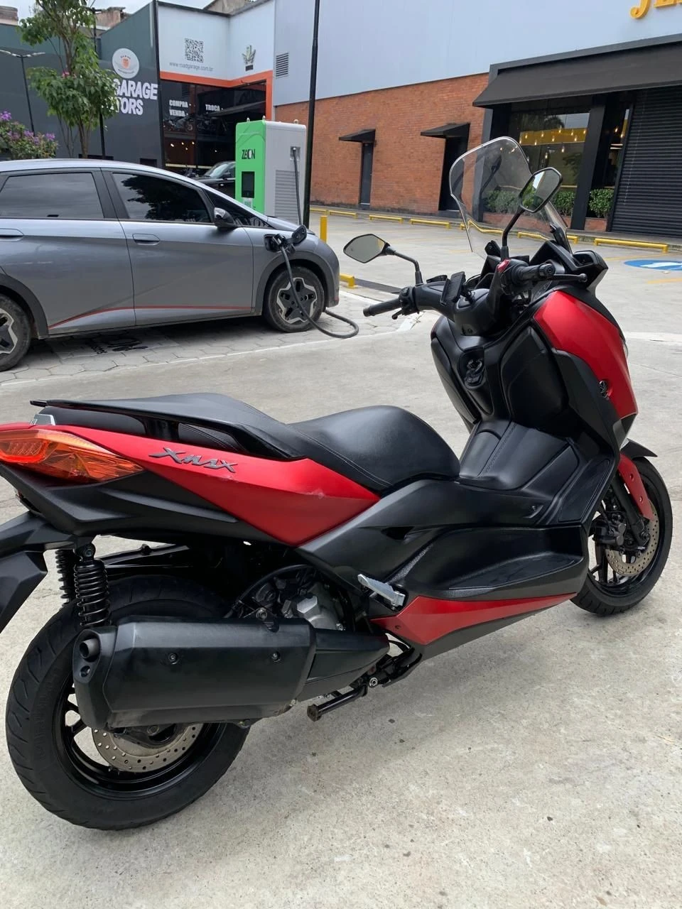 YAMAHA XMAX ABS
