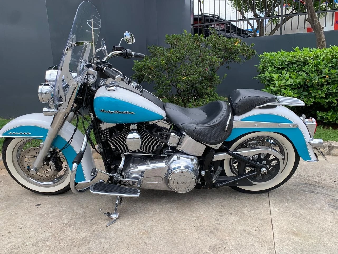 HARLEY-DAVIDSON SOFTAIL DELUXE