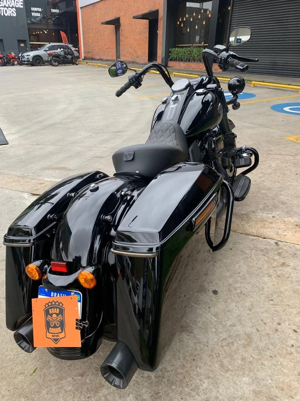 HARLEY-DAVIDSON ROAD KING SPECIAL