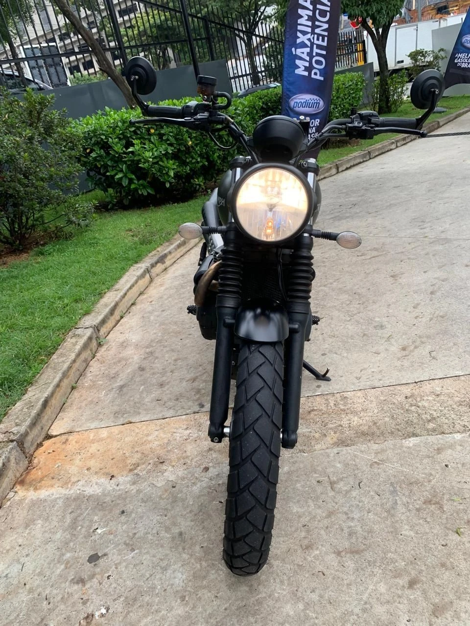 TRIUMPH STREET SCRAMBLER