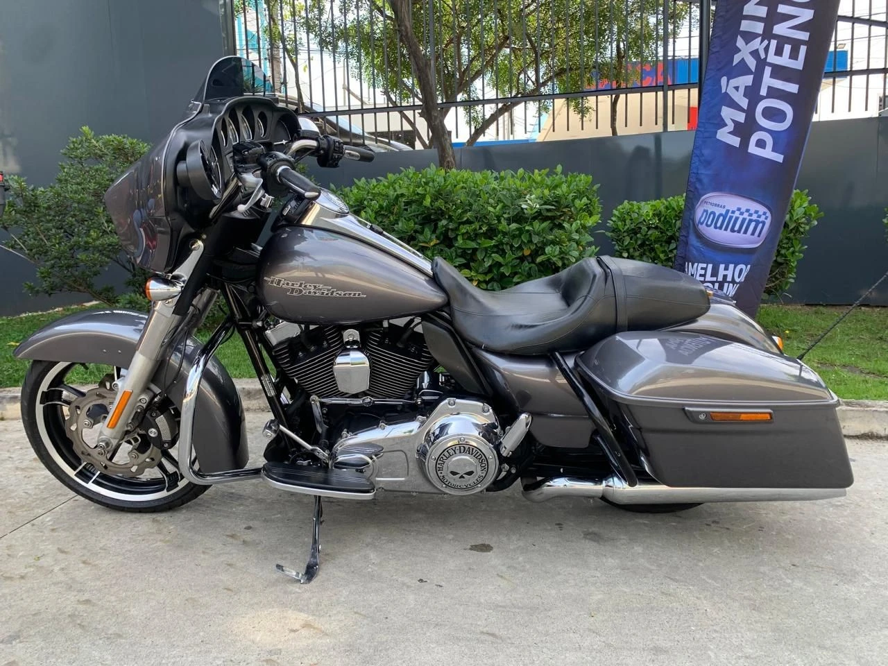 HARLEY-DAVIDSON STREET GLIDE