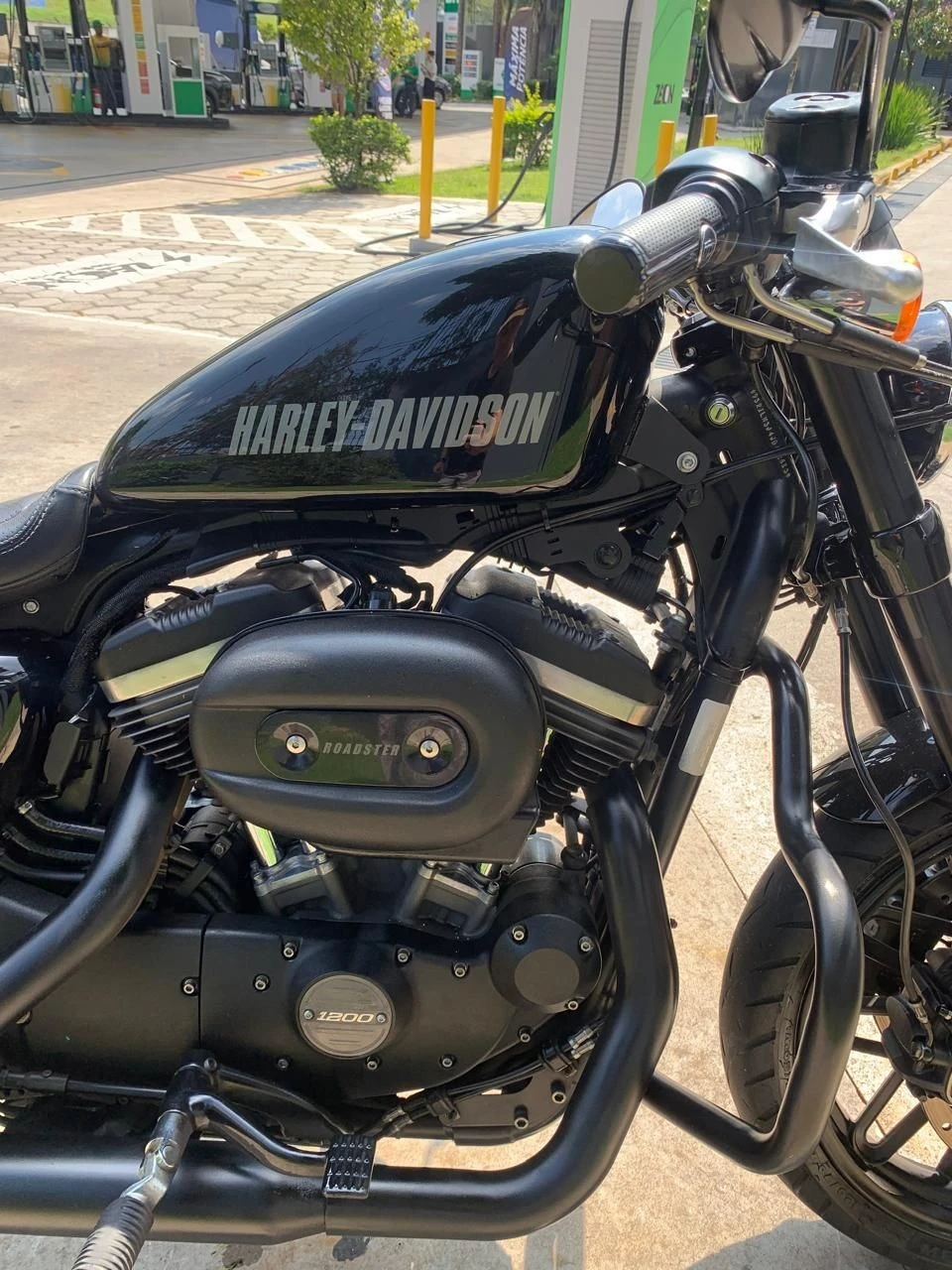 HARLEY-DAVIDSON SPORTSTER ROADSTER