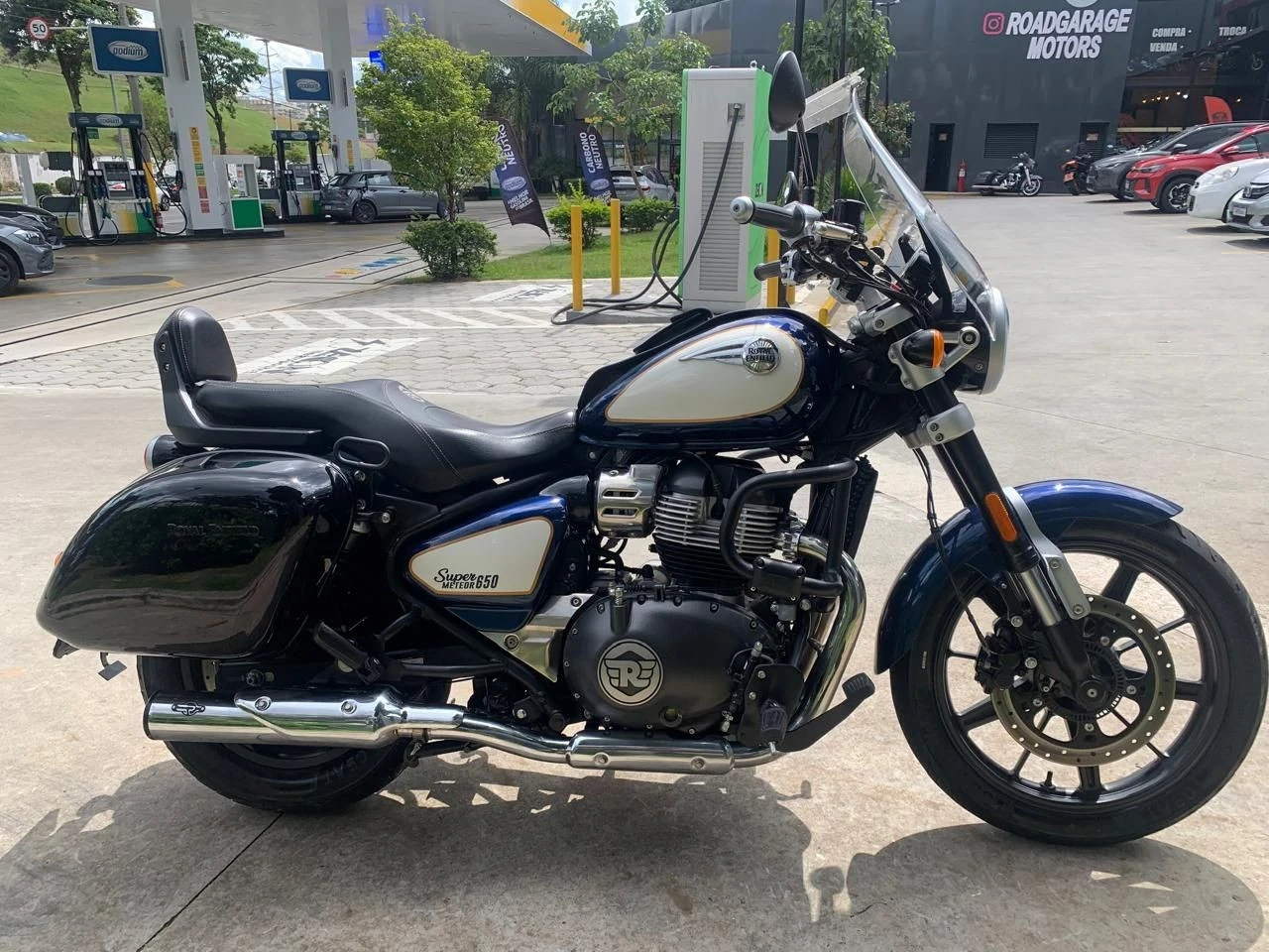 ROYAL ENFIELD SUPER METEOR 650