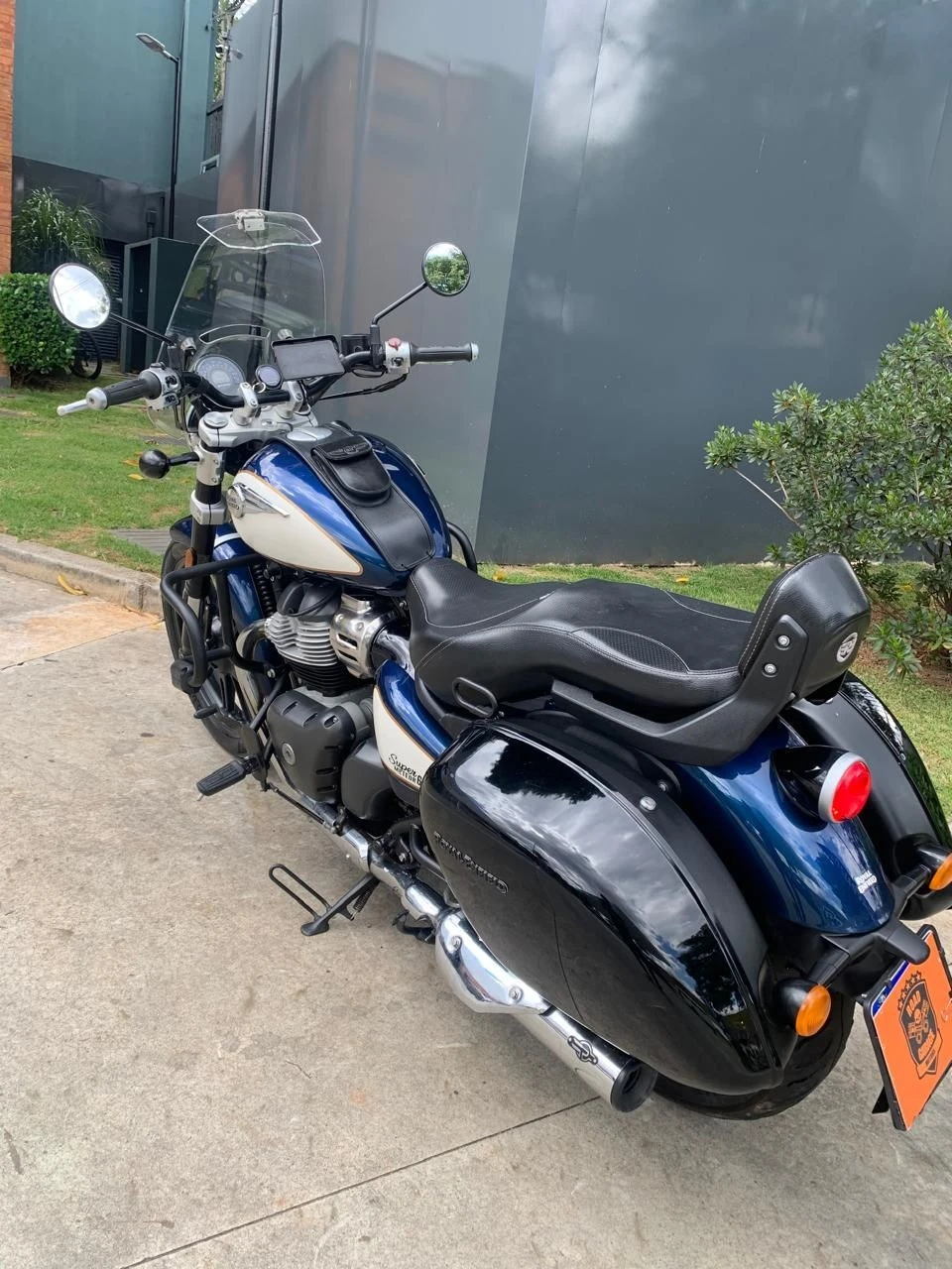 ROYAL ENFIELD SUPER METEOR 650