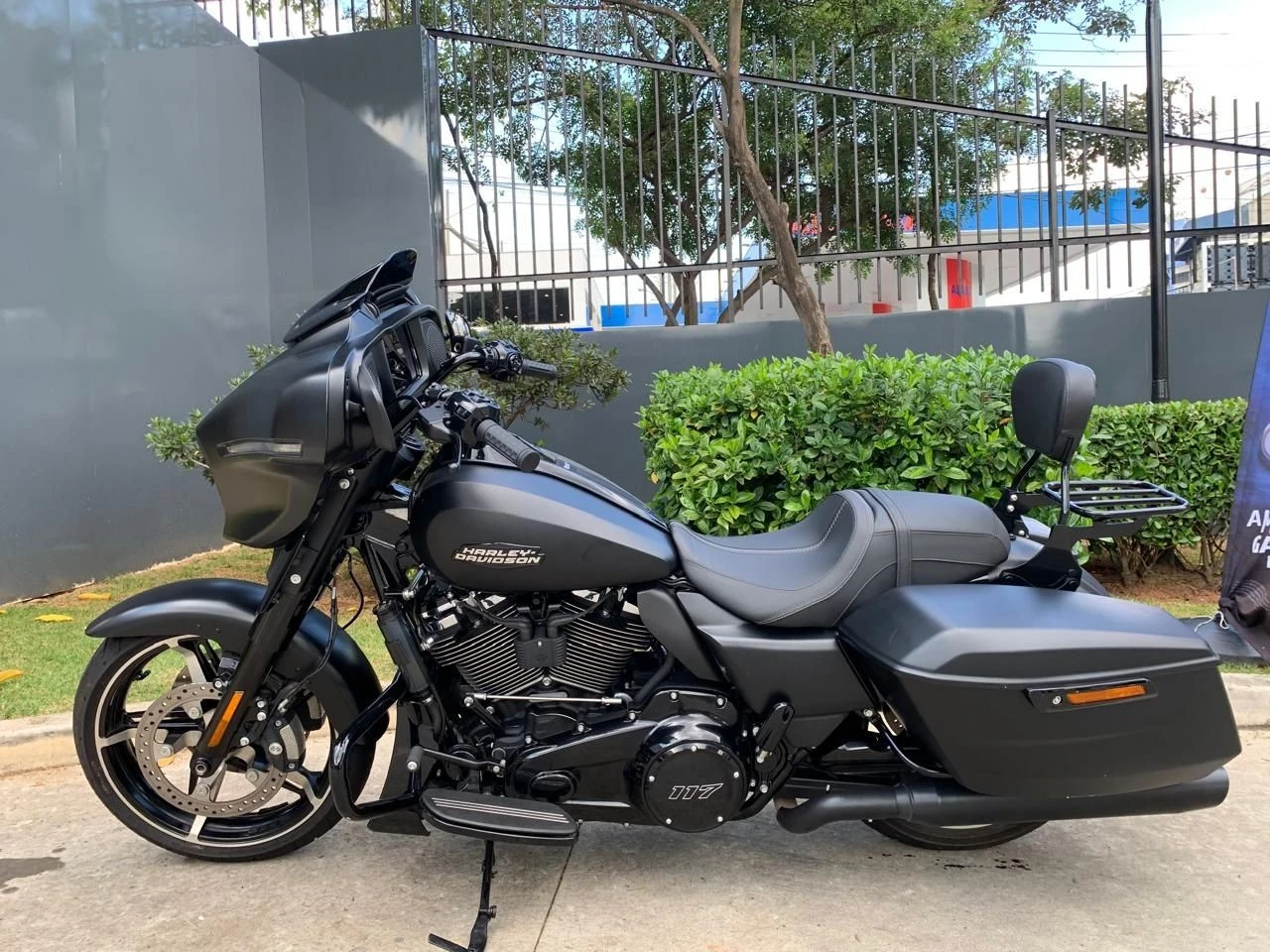 HARLEY-DAVIDSON STREET GLIDE SPECIAL