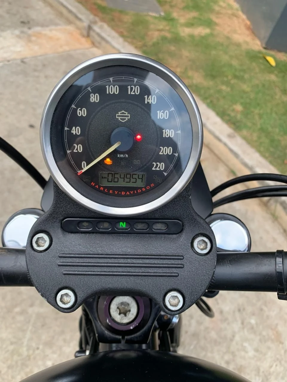 HARLEY-DAVIDSON SPORTSTER XL 883 N IRON