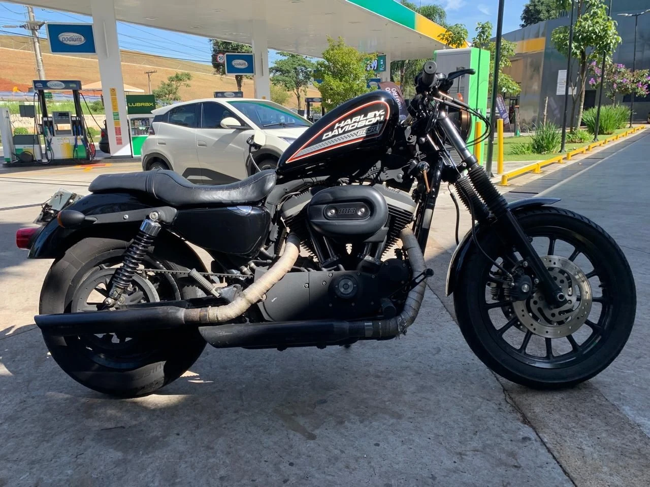 HARLEY-DAVIDSON SPORTSTER XL 883 R