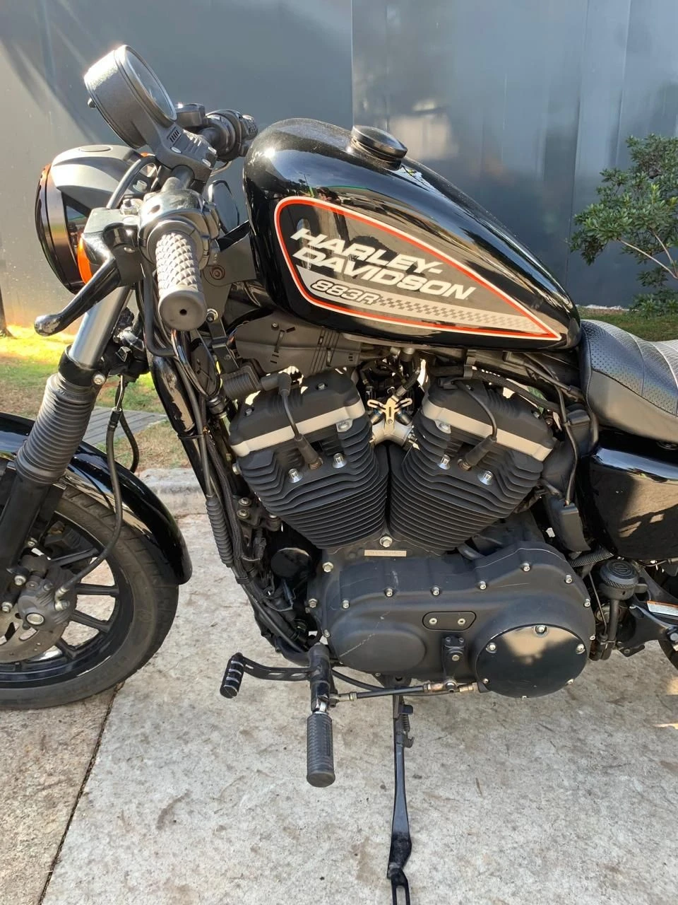 HARLEY-DAVIDSON SPORTSTER XL 883 R