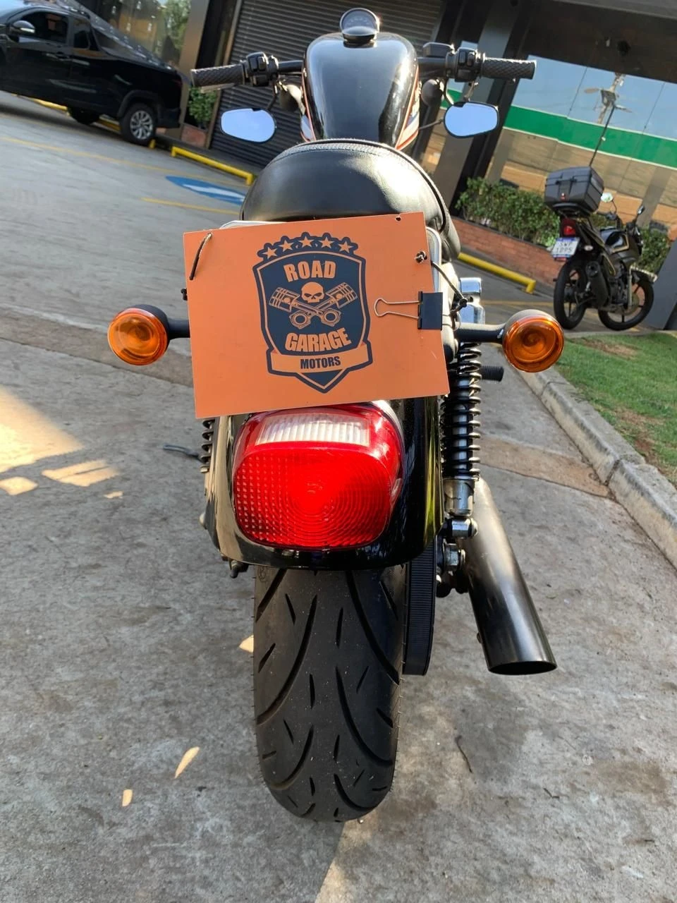 HARLEY-DAVIDSON SPORTSTER XL 883 R