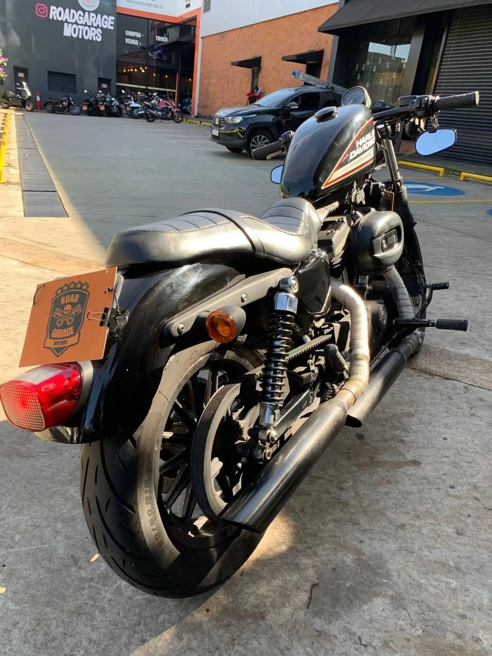 HARLEY-DAVIDSON SPORTSTER XL 883 R