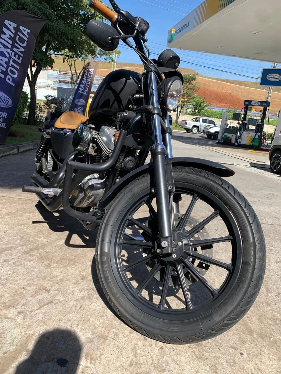 HARLEY-DAVIDSON SPORTSTER XL 883