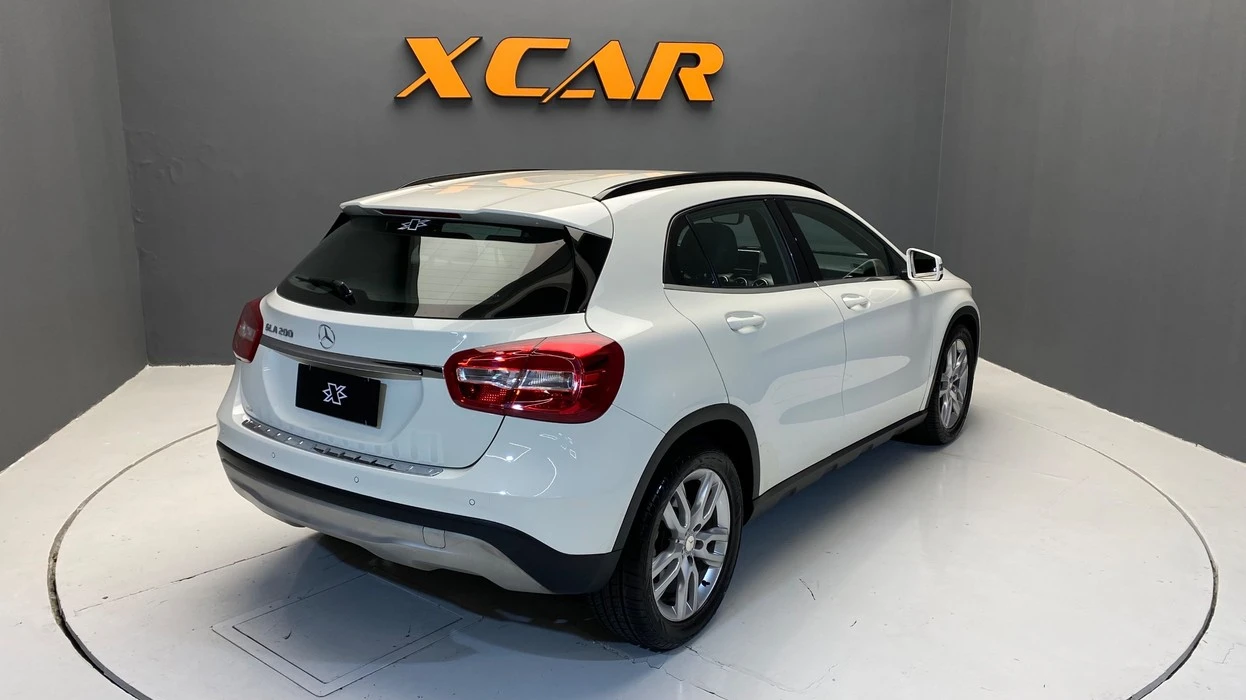 MERCEDES-BENZ GLA 200