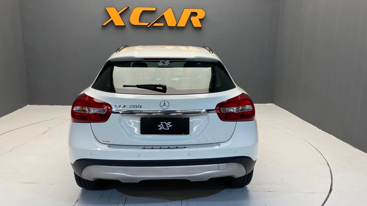 MERCEDES-BENZ GLA 200