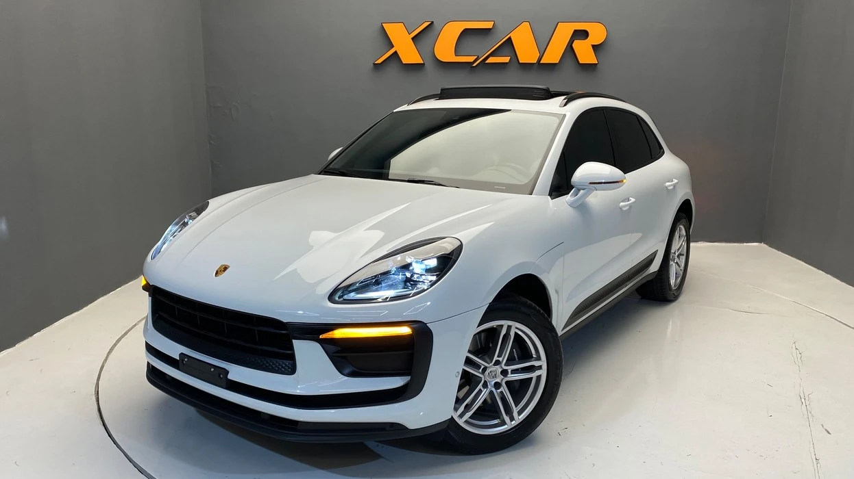 PORSCHE MACAN