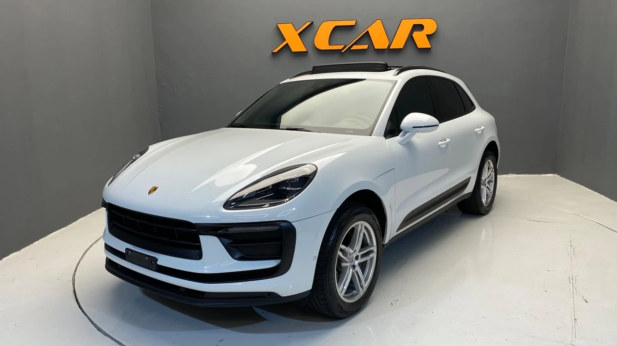 PORSCHE MACAN