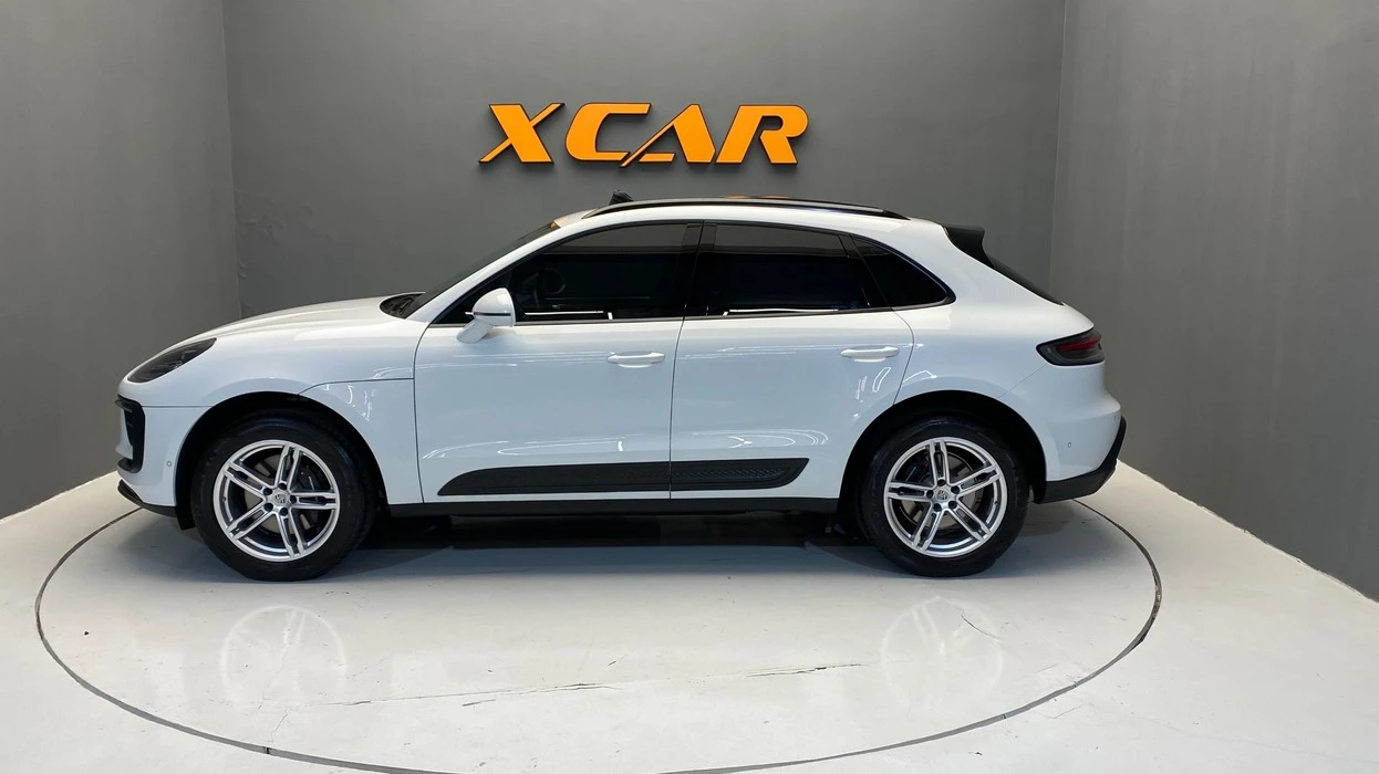 PORSCHE MACAN