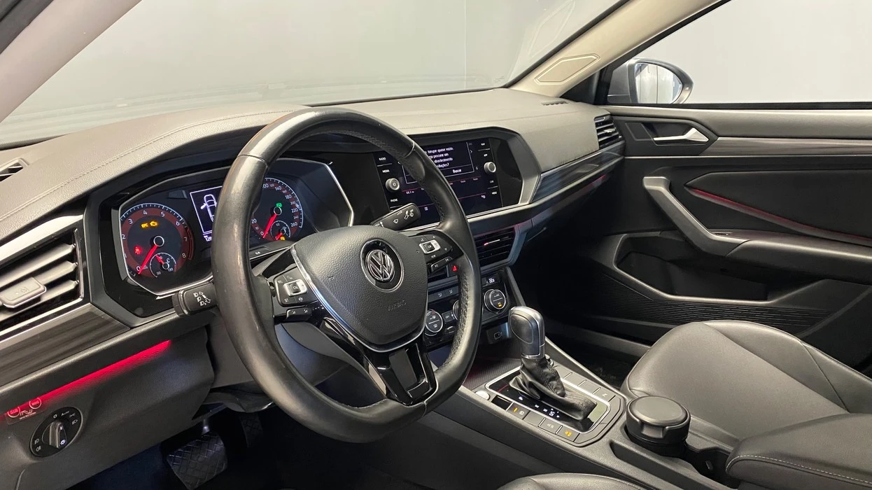VOLKSWAGEN JETTA