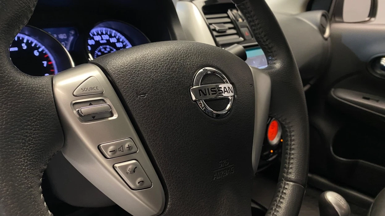 NISSAN VERSA