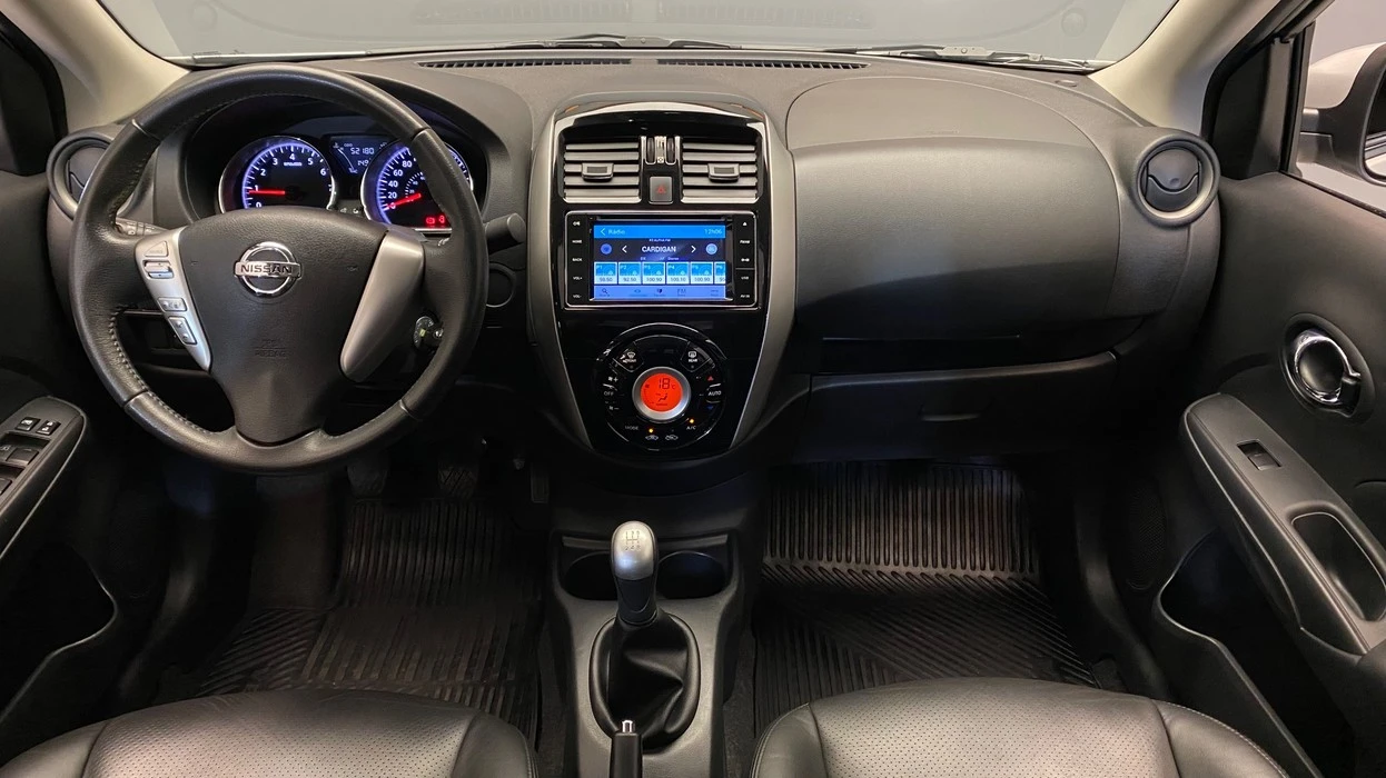NISSAN VERSA