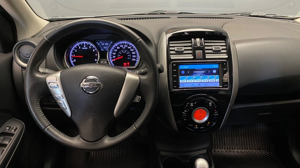 NISSAN VERSA