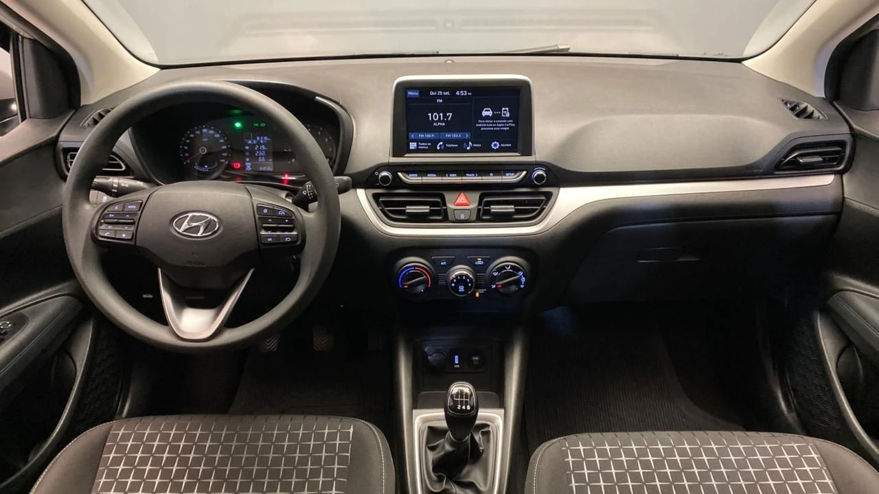 HYUNDAI HB20