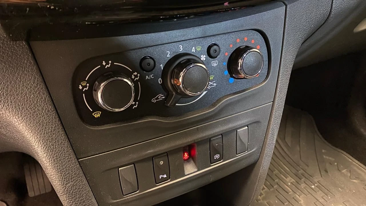 RENAULT LOGAN