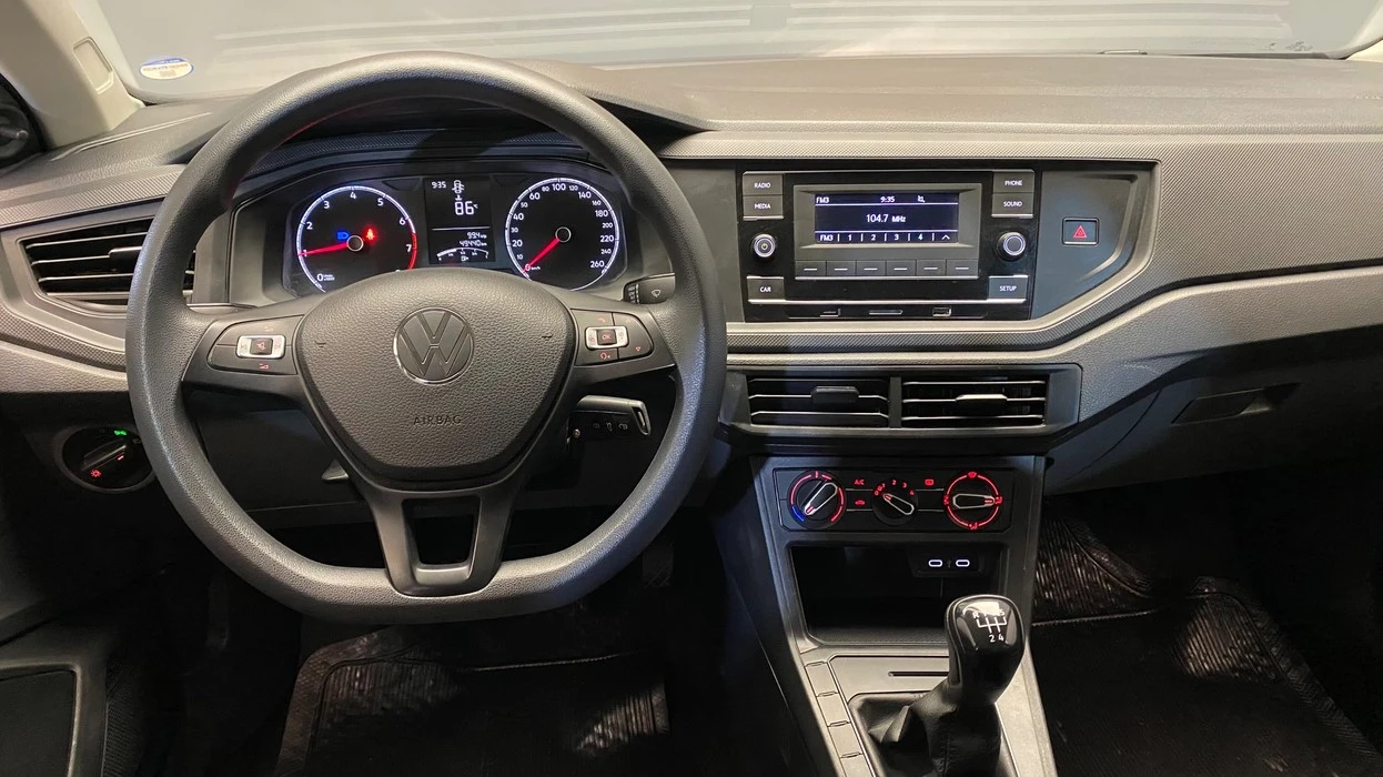 VOLKSWAGEN POLO