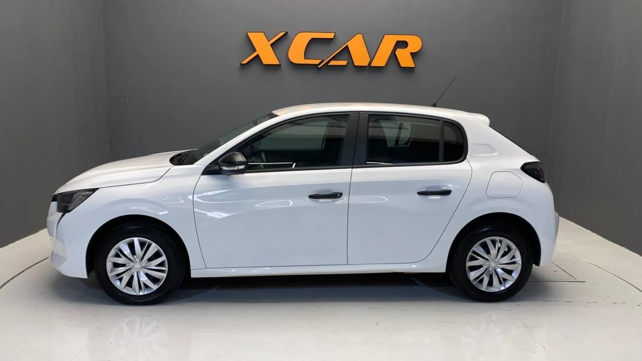 PEUGEOT 208