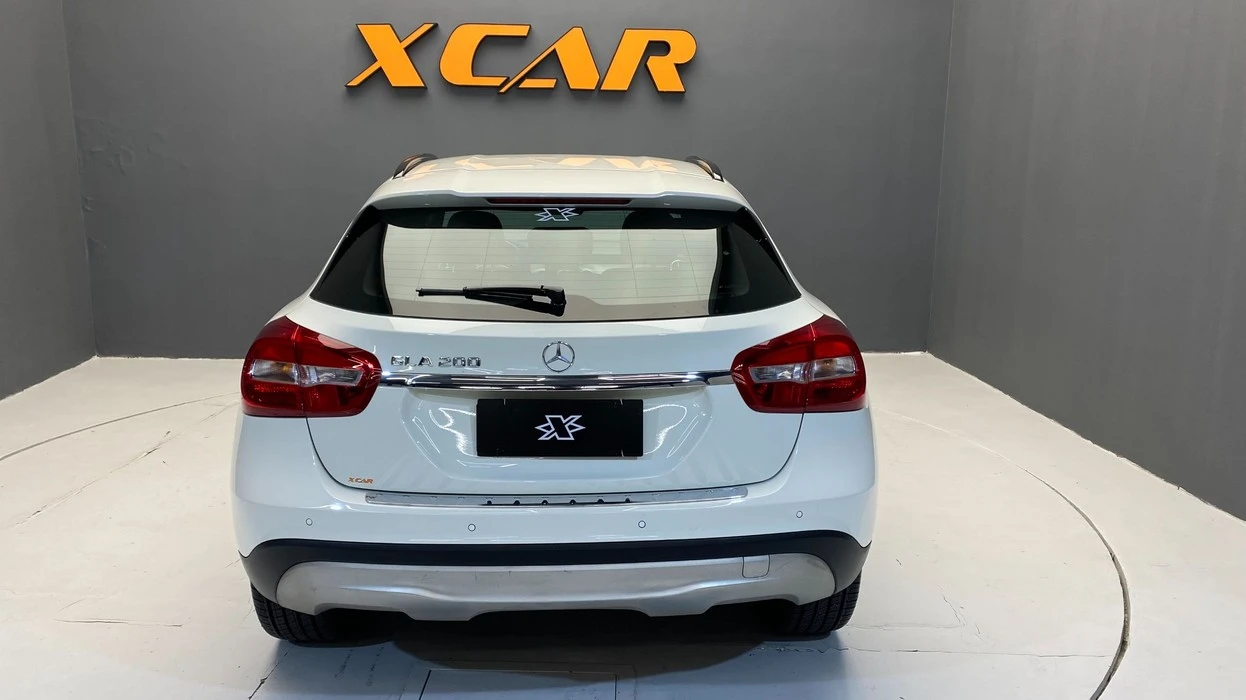 MERCEDES-BENZ GLA 200