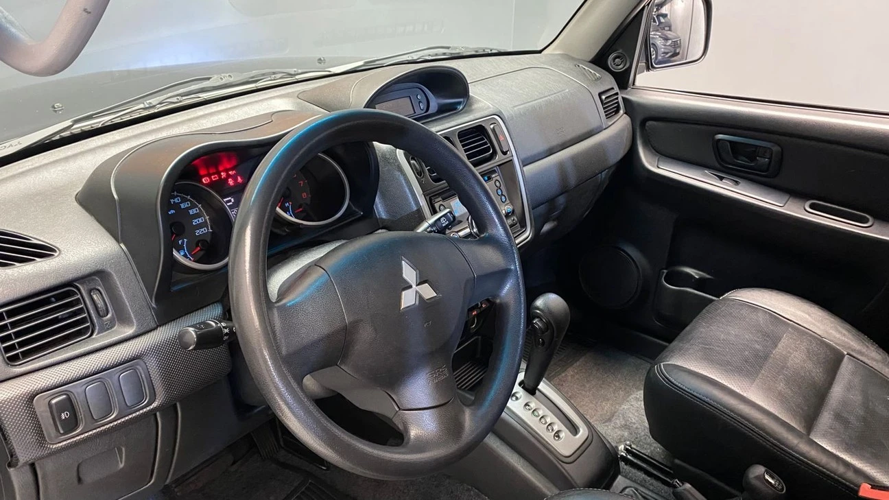 MITSUBISHI PAJERO TR4