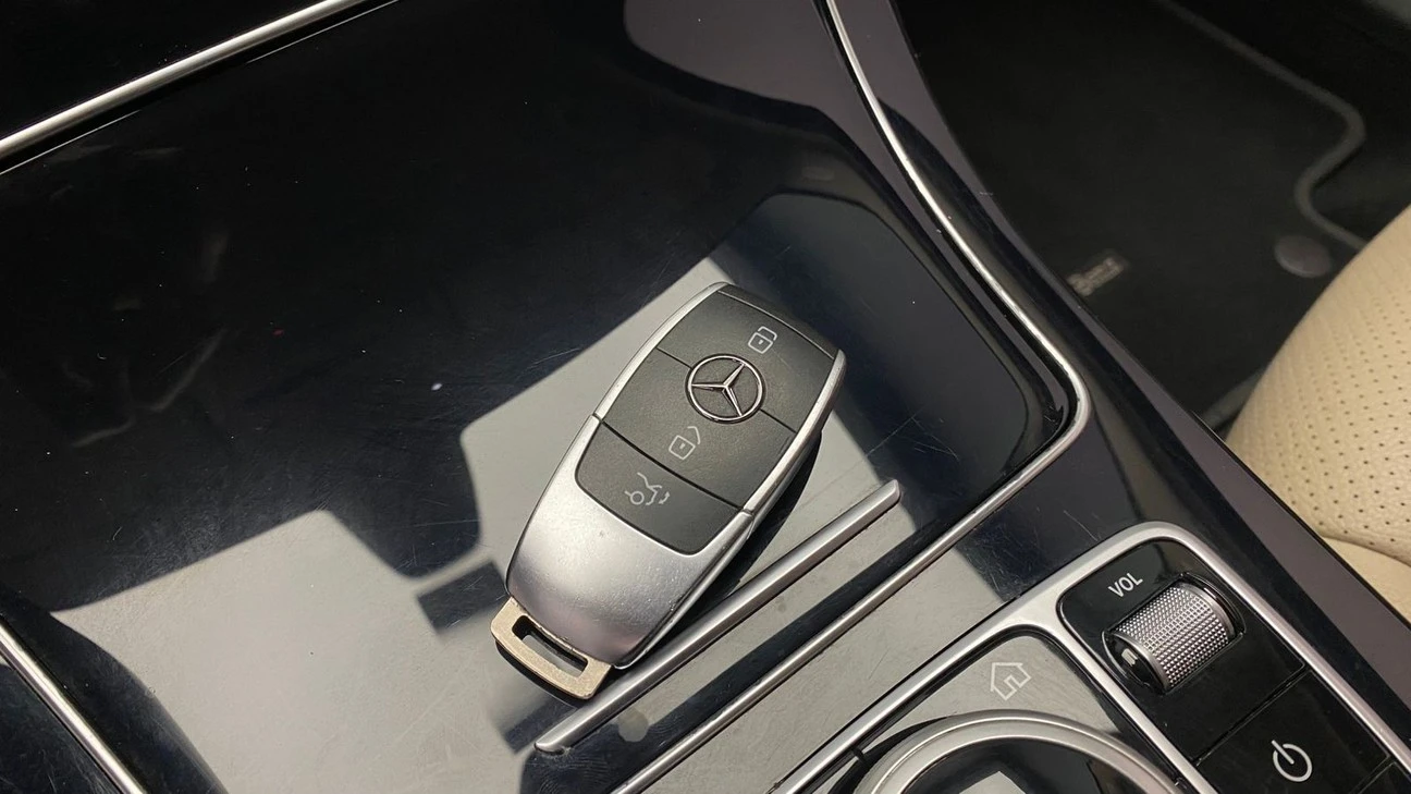 MERCEDES-BENZ C 180