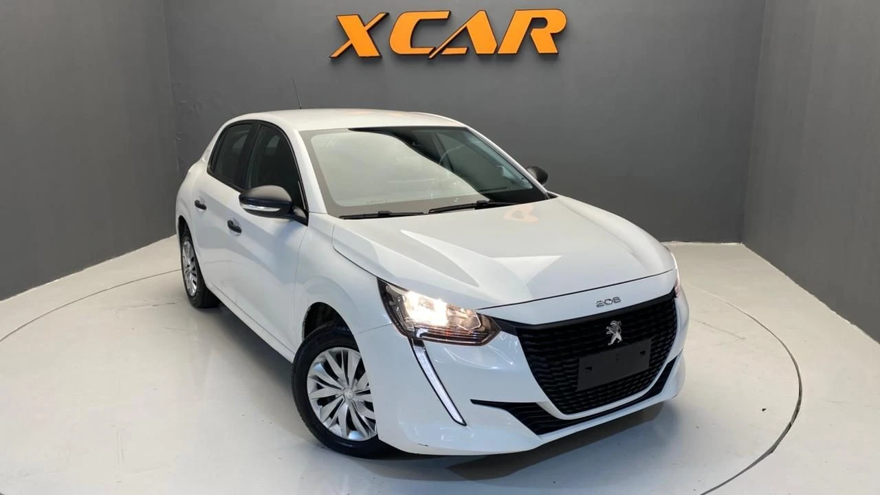 PEUGEOT 208