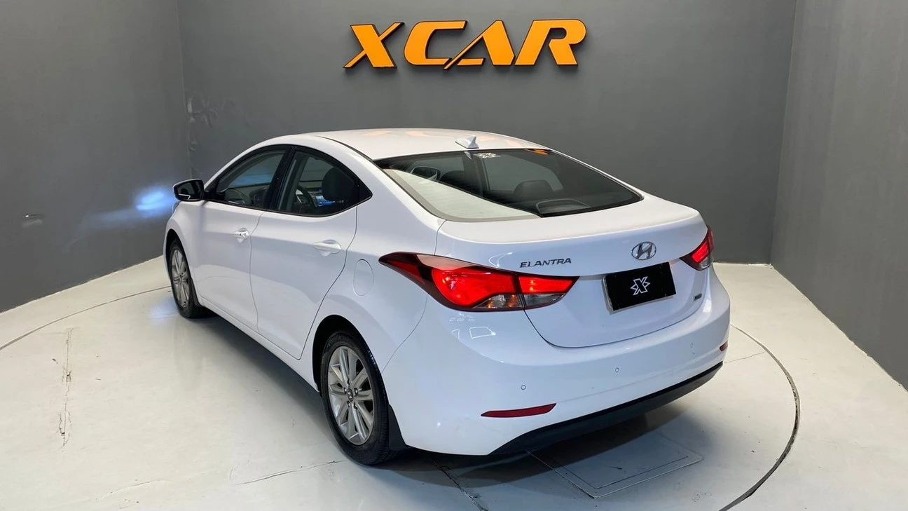 HYUNDAI ELANTRA