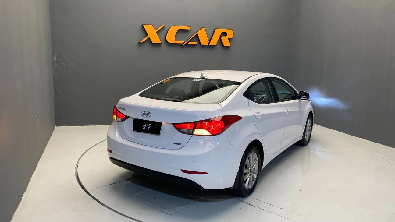 HYUNDAI ELANTRA