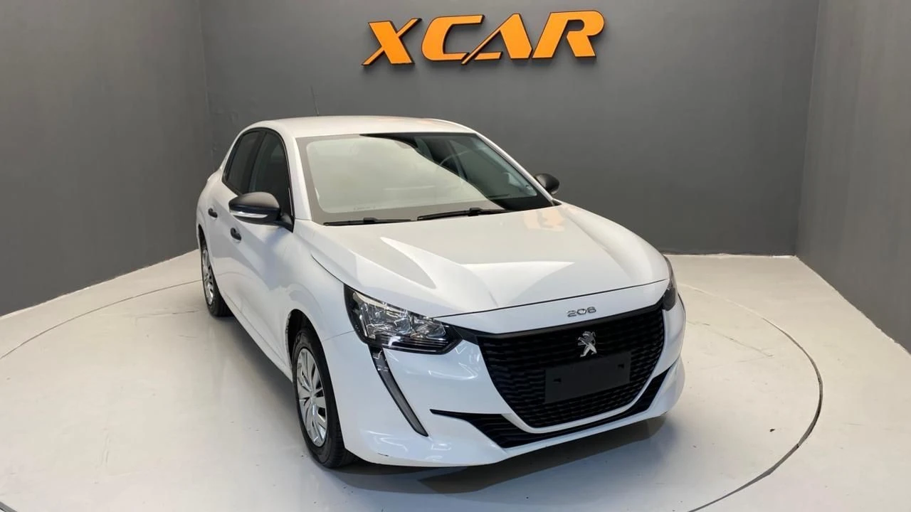 PEUGEOT 208