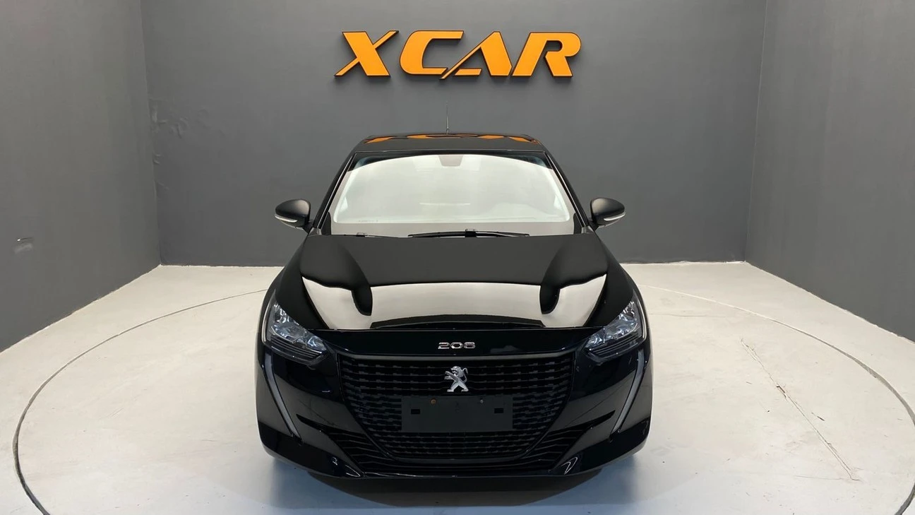 PEUGEOT 208