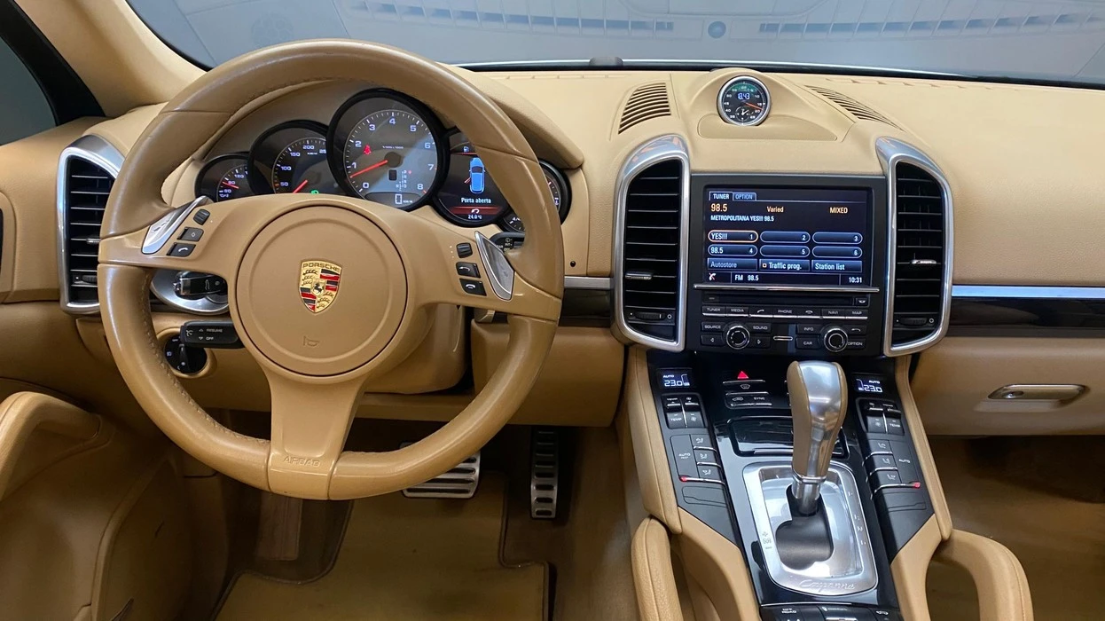 PORSCHE CAYENNE