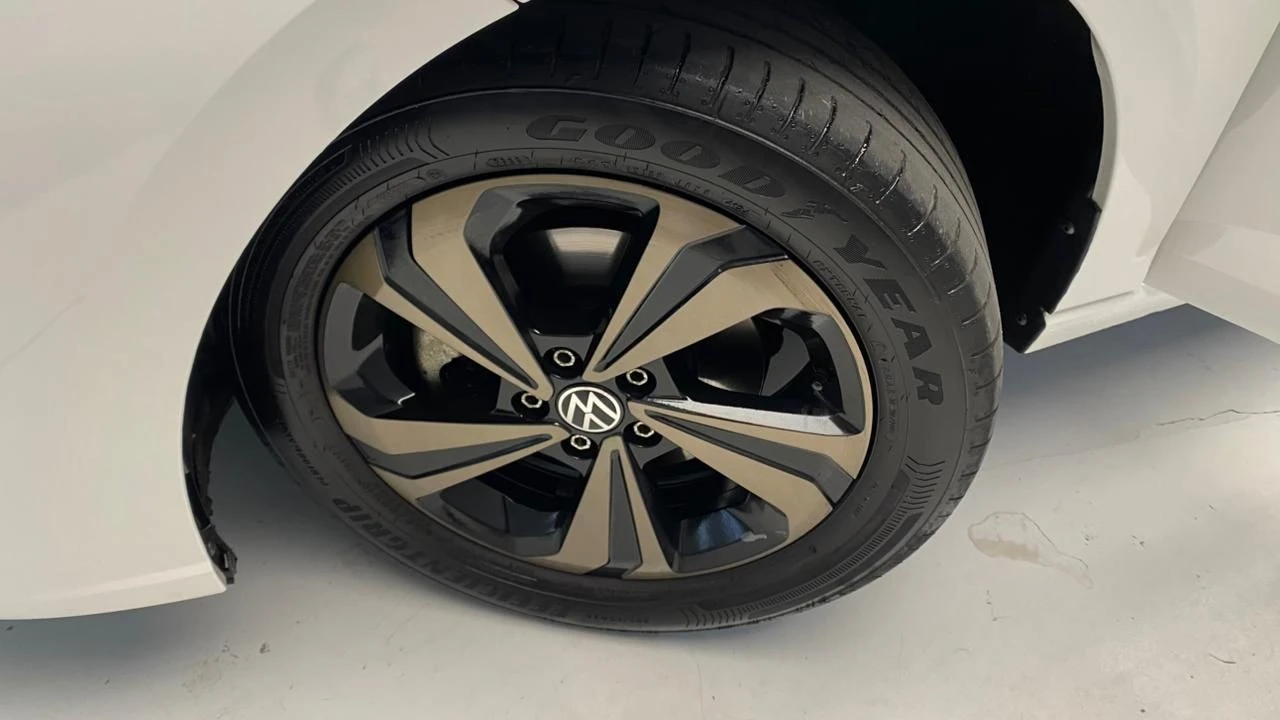 VOLKSWAGEN VIRTUS