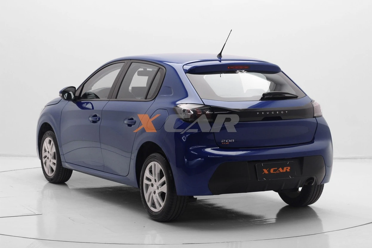 PEUGEOT 208