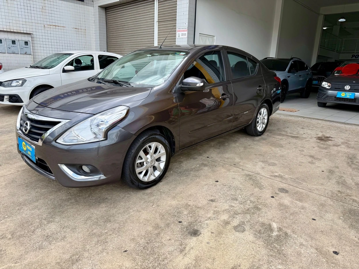 NISSAN VERSA